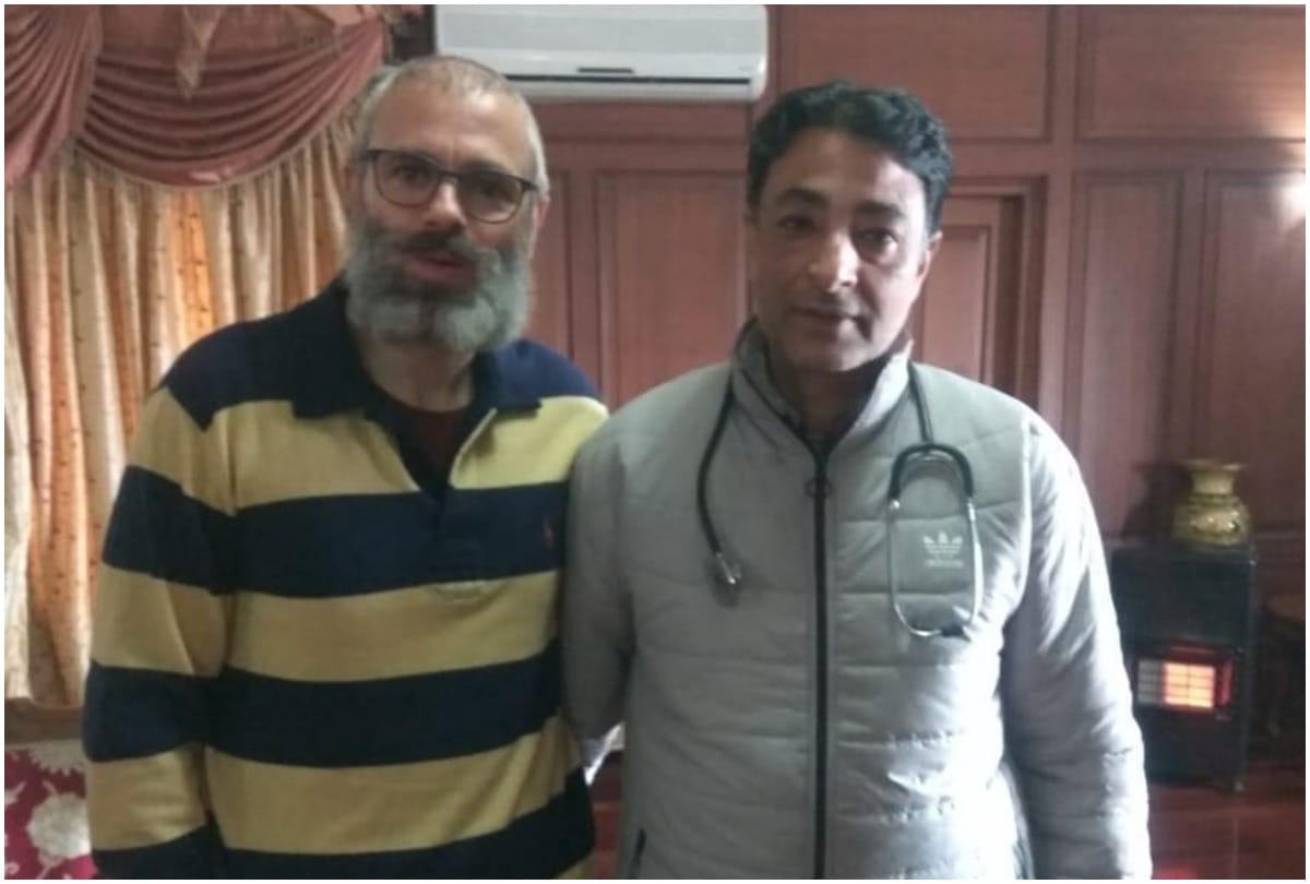 jammua omar abdullah photo viral again big beard with doctor