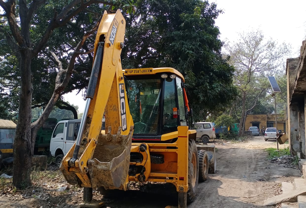 SDM caught JCB while mining illegal soil