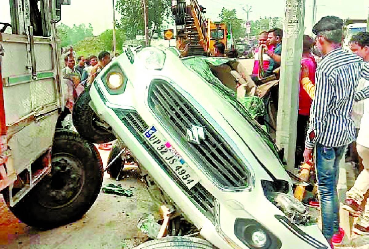 truck hits car, inspector saved in lucknow