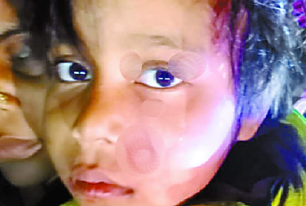 A father saved his daughter from a leopard in bahraich.