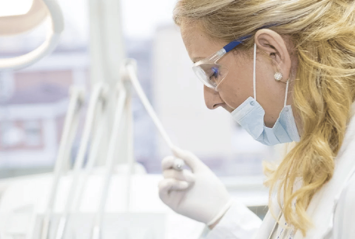 face mask increase risk of skin disease and bacterial infection