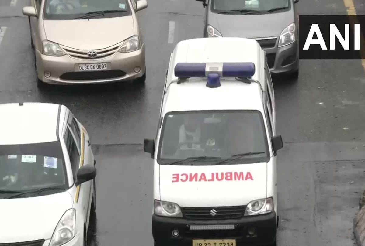 Delhi NCR Weather Forecast: heavy rainfall and hail storm now heavy traffic on roads see photos