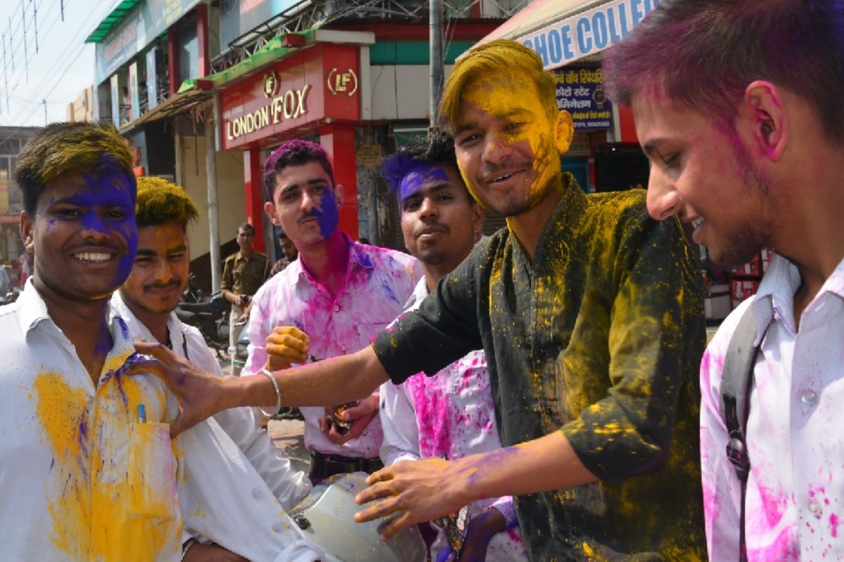 Holi 2020: Avoid chemical colors, life can be in danger