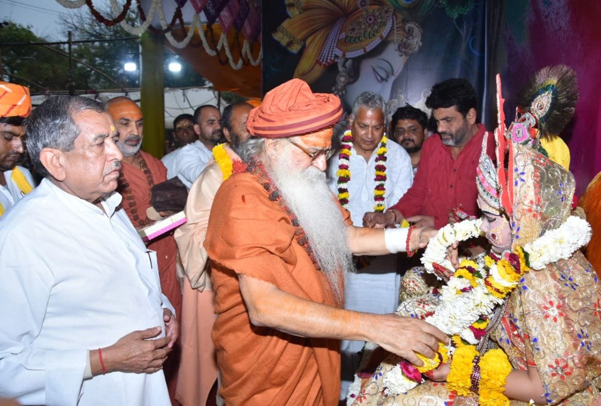 holi celebrations in shri krishna janmasthan temple mathura