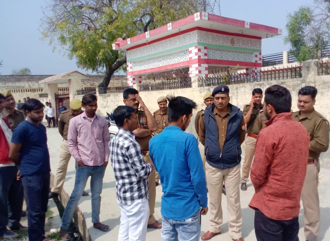 Report of fatal attack on six people, three arrested