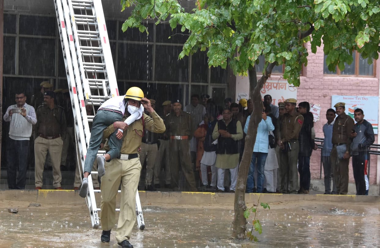 Mock Drill: Fire in Small Secretariat, fire engine reached in 11 minutes, fatehabad