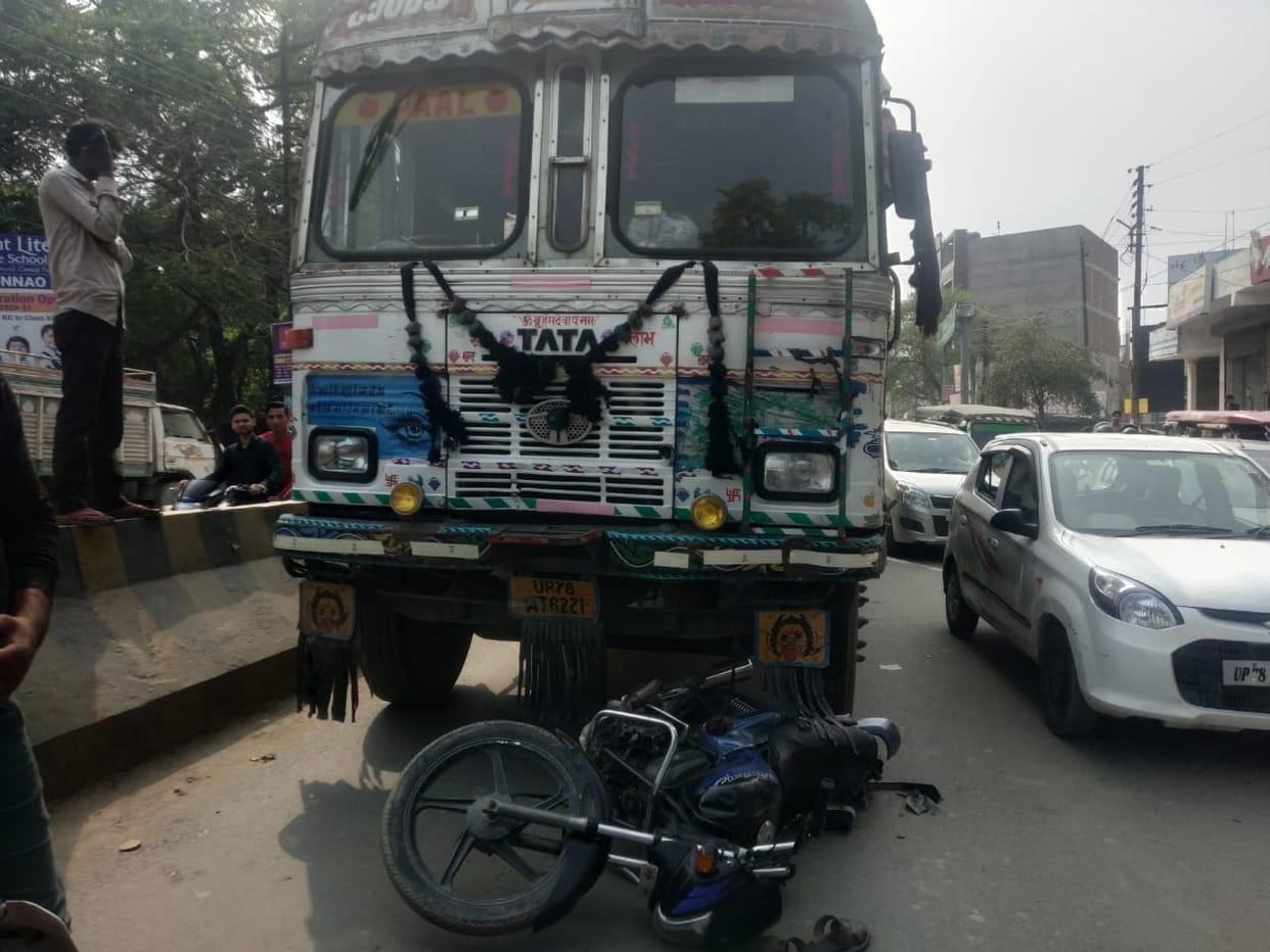 Girl's life endangered in overtaking truck