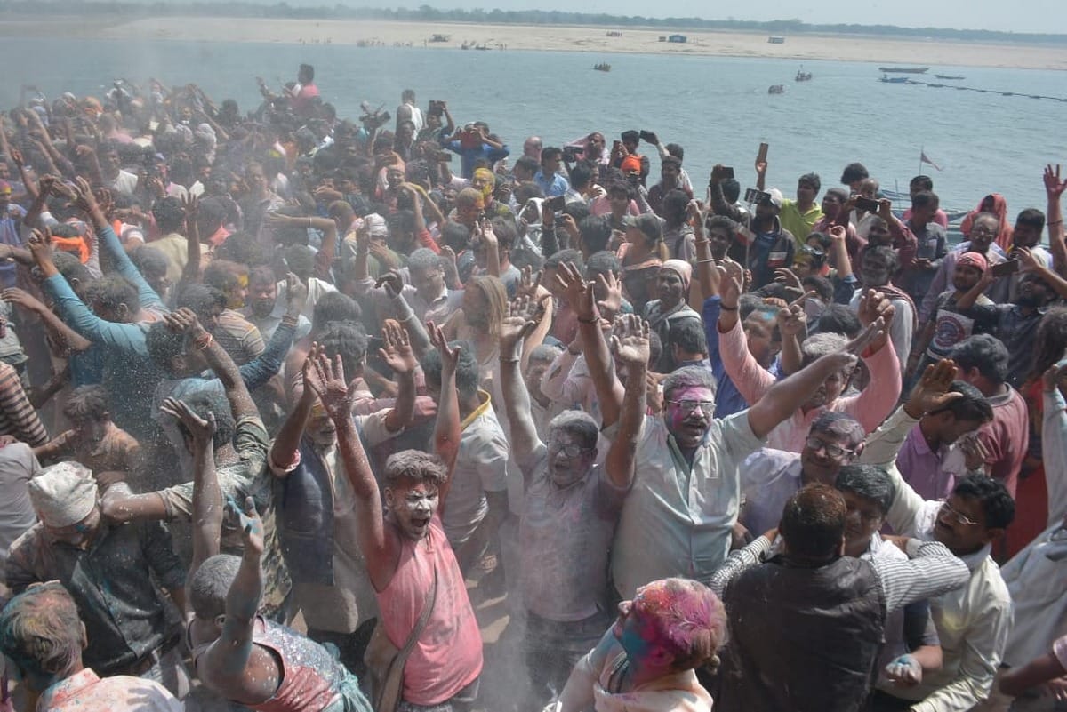 Mahashamshan Holi played on ash shiv after ranbhari bhoot varanasi manikarnika ghat