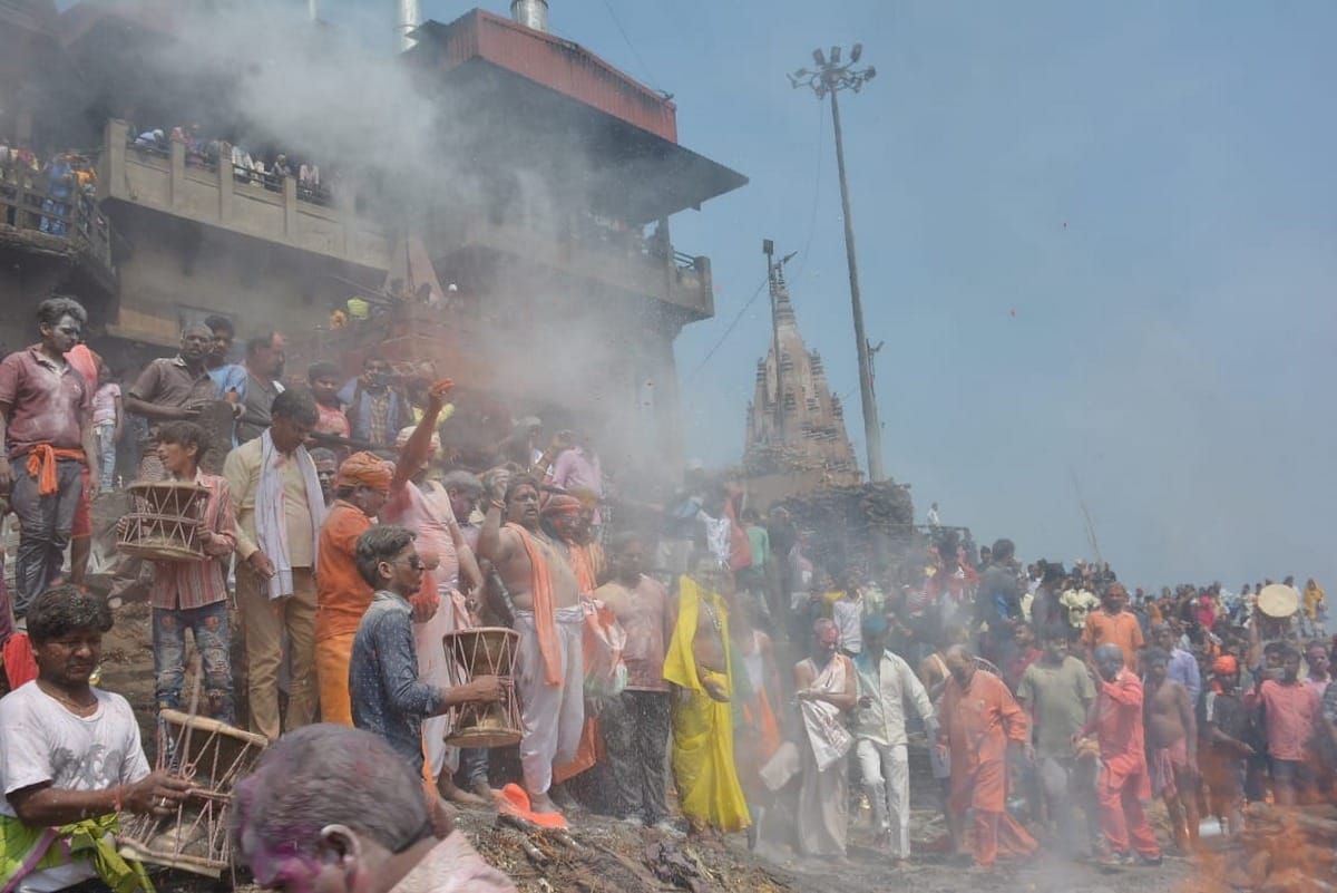 Mahashamshan Holi played on ash shiv after ranbhari bhoot varanasi manikarnika ghat