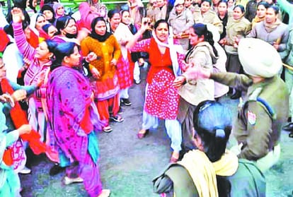 Anganwadi workers protests in many districts of Punjab
