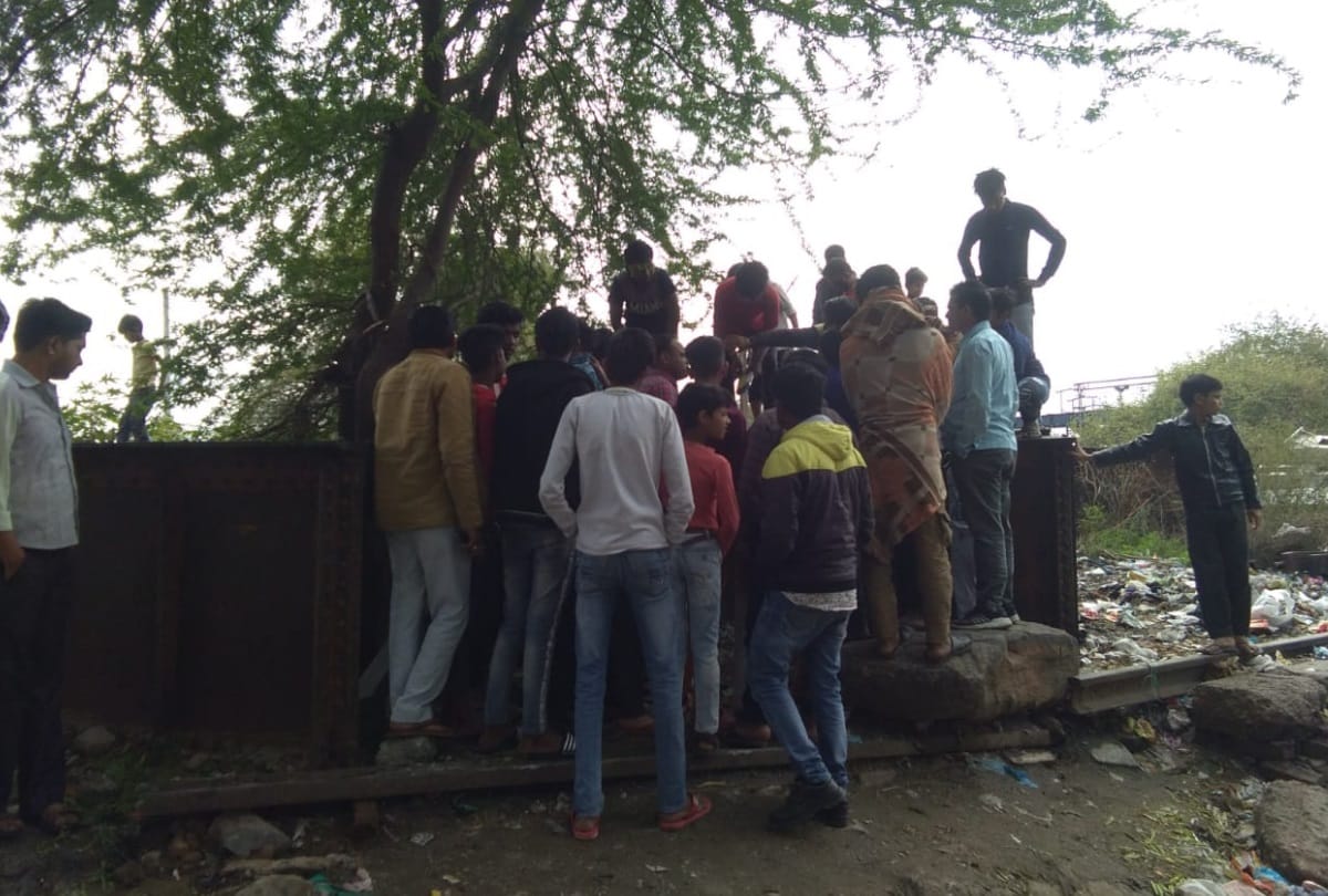 ghaziabad Meteorite falling news make sensation masses reach to see site officer not sure of meteor