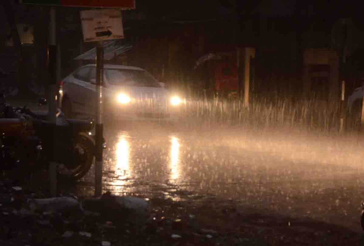 Weather Forecast Update Today in UP Latest News: Rain in many cities of UP