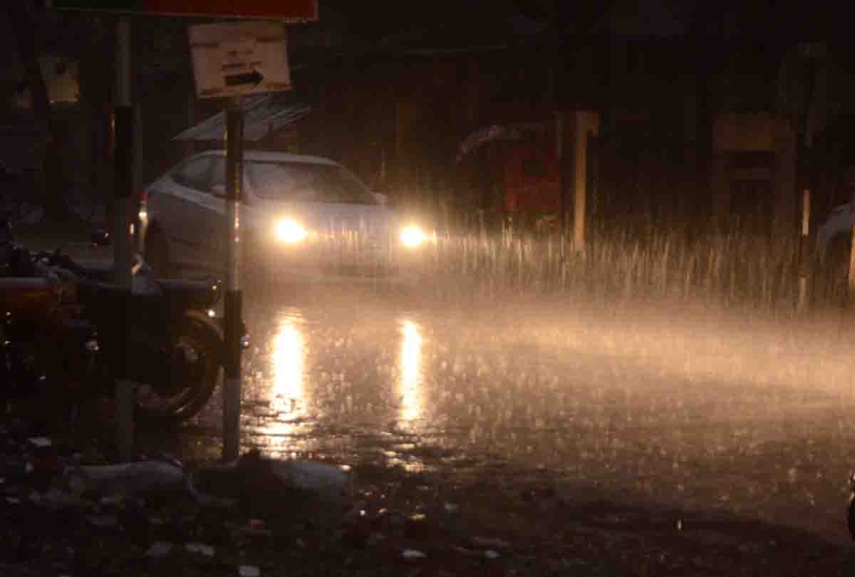 Heavy rains in many districts in UP