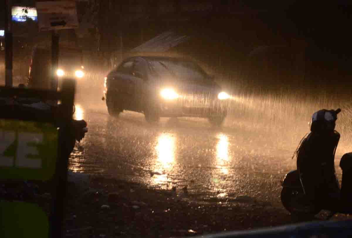 Heavy rains in many districts in UP