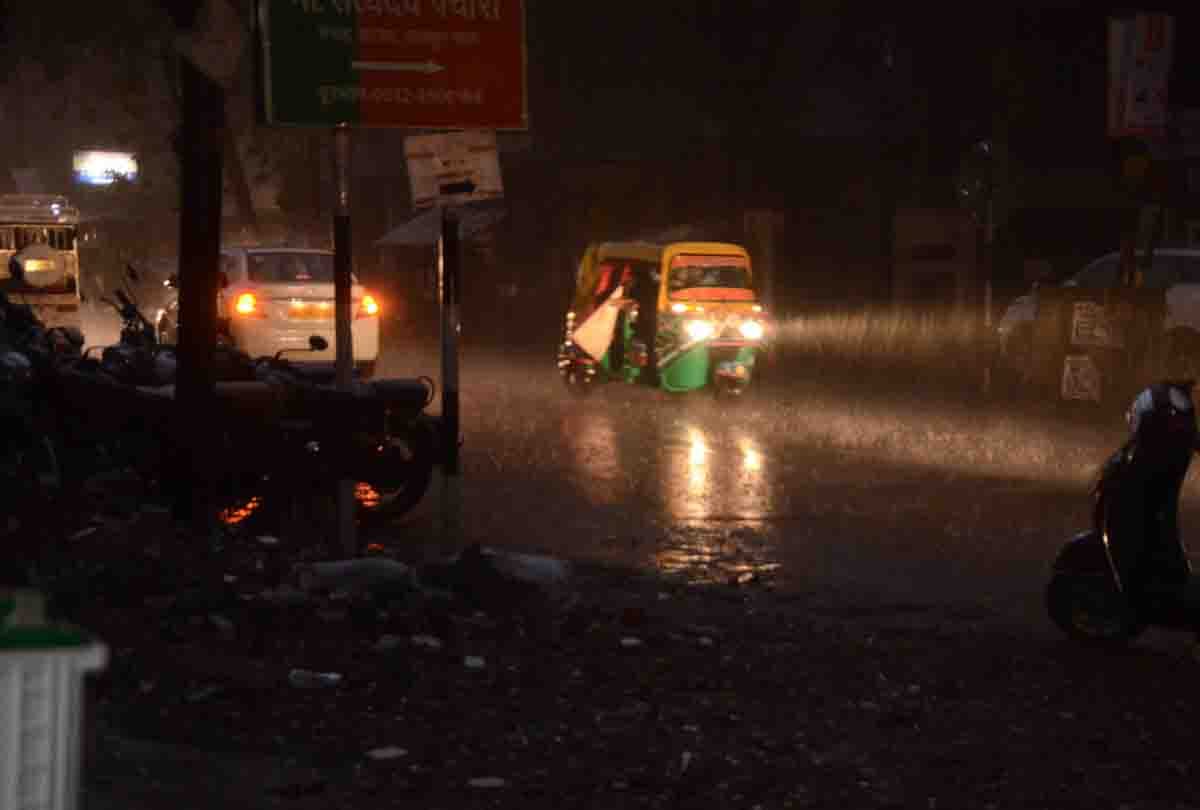 Heavy rains in many districts in UP