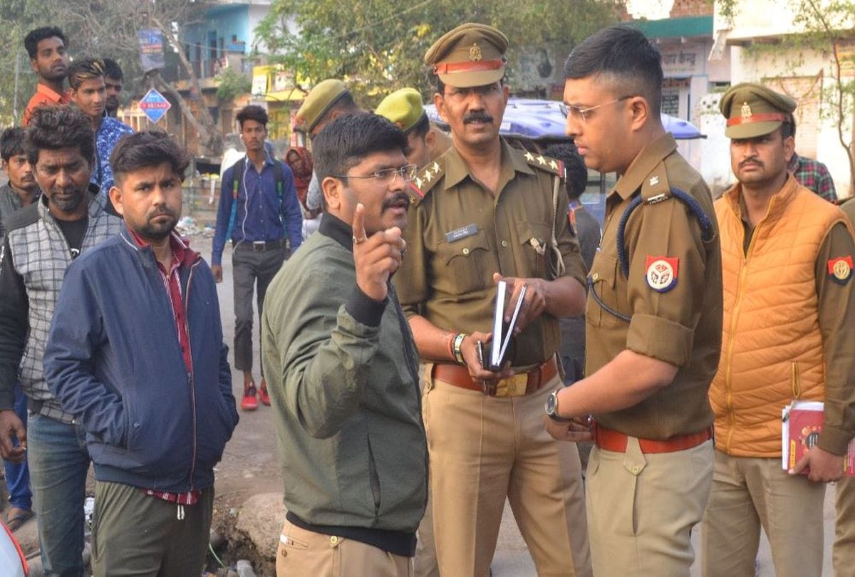 tea shopkeeper beaten to death in agra