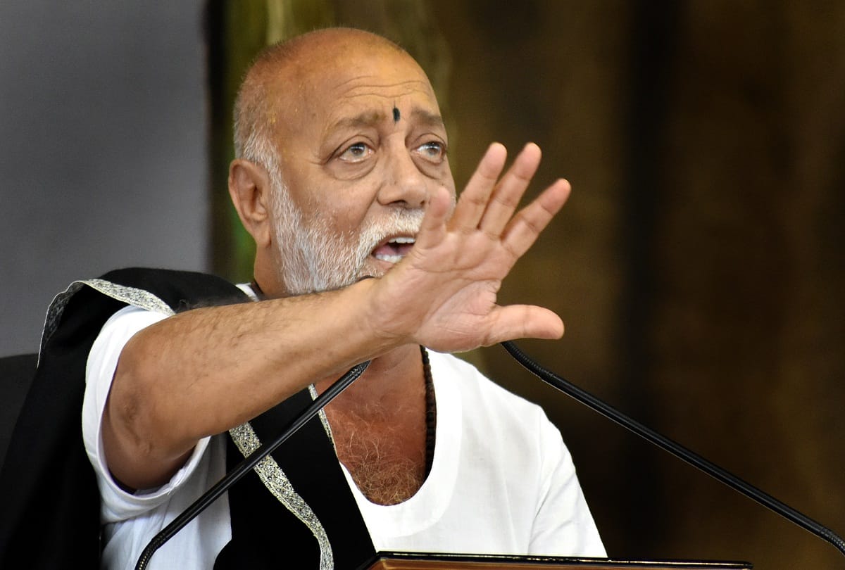 Vivek Karma-Faith and Relation all three in vain: Morari Bapu