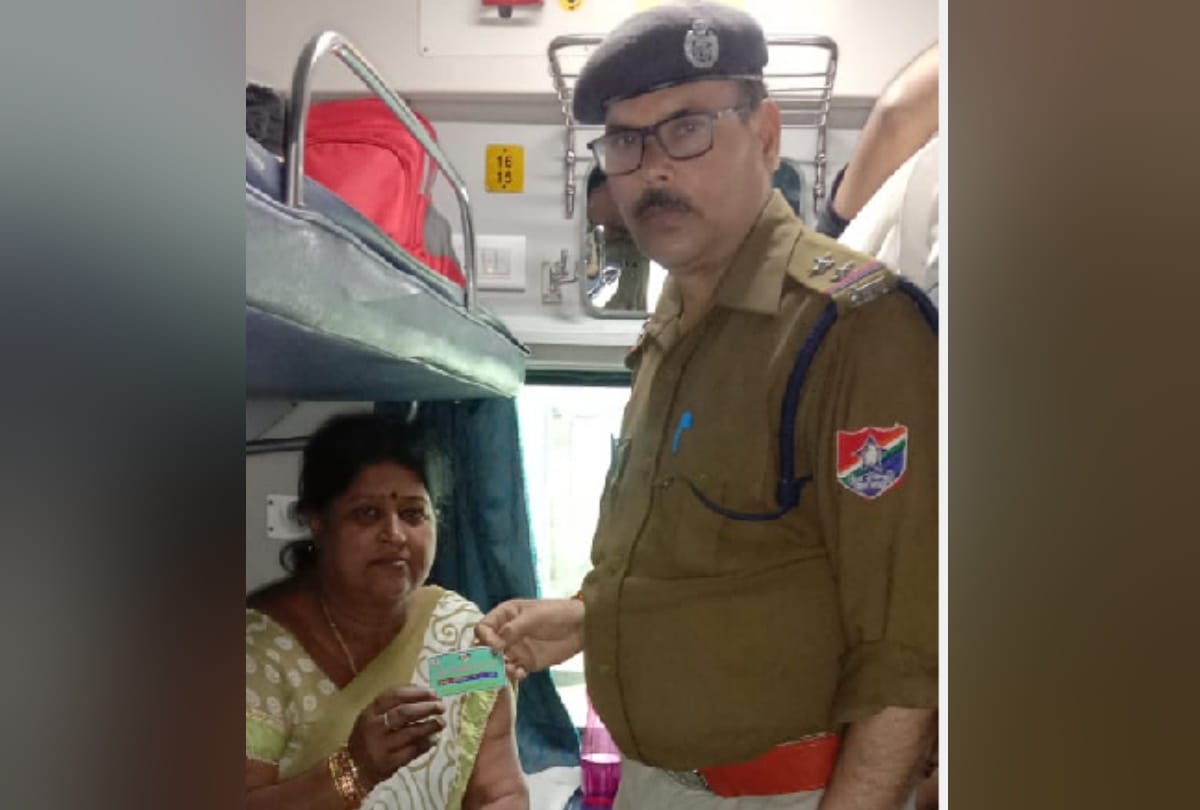 International Women's Day special RPF provided Women safety in train at gorakhpur