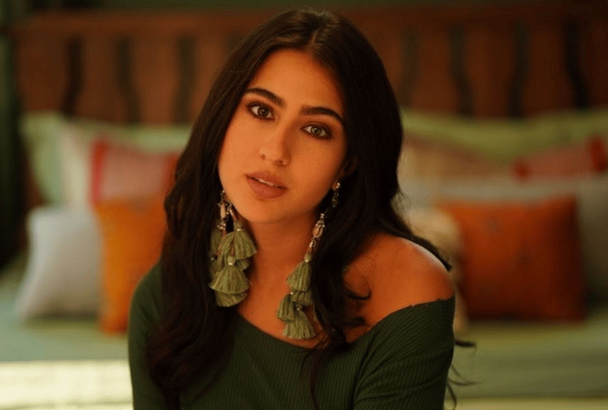 Sara Ali Khan Shared Throwback Photos of Graduation Days