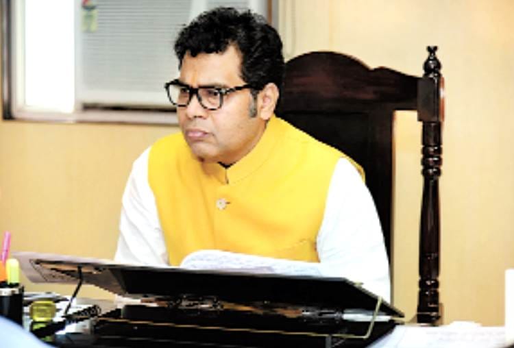 cabinet minister shrikant sharma review meeting.