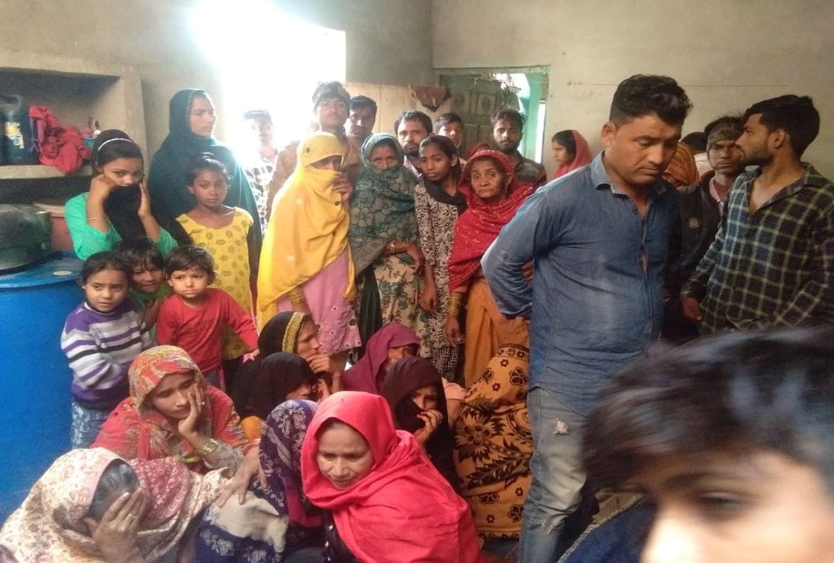 young man died in monkeys attack in agra