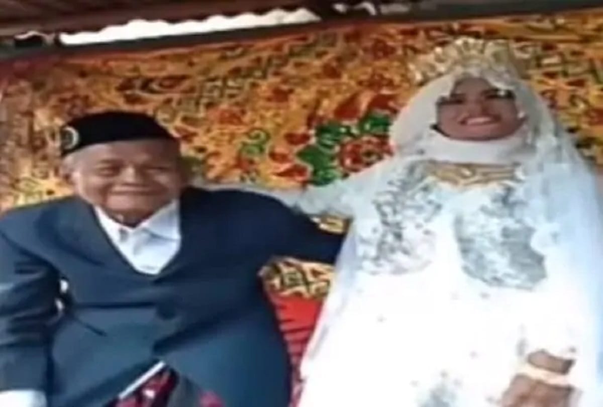 103 year old man married a 27 year old woman in Indonesia