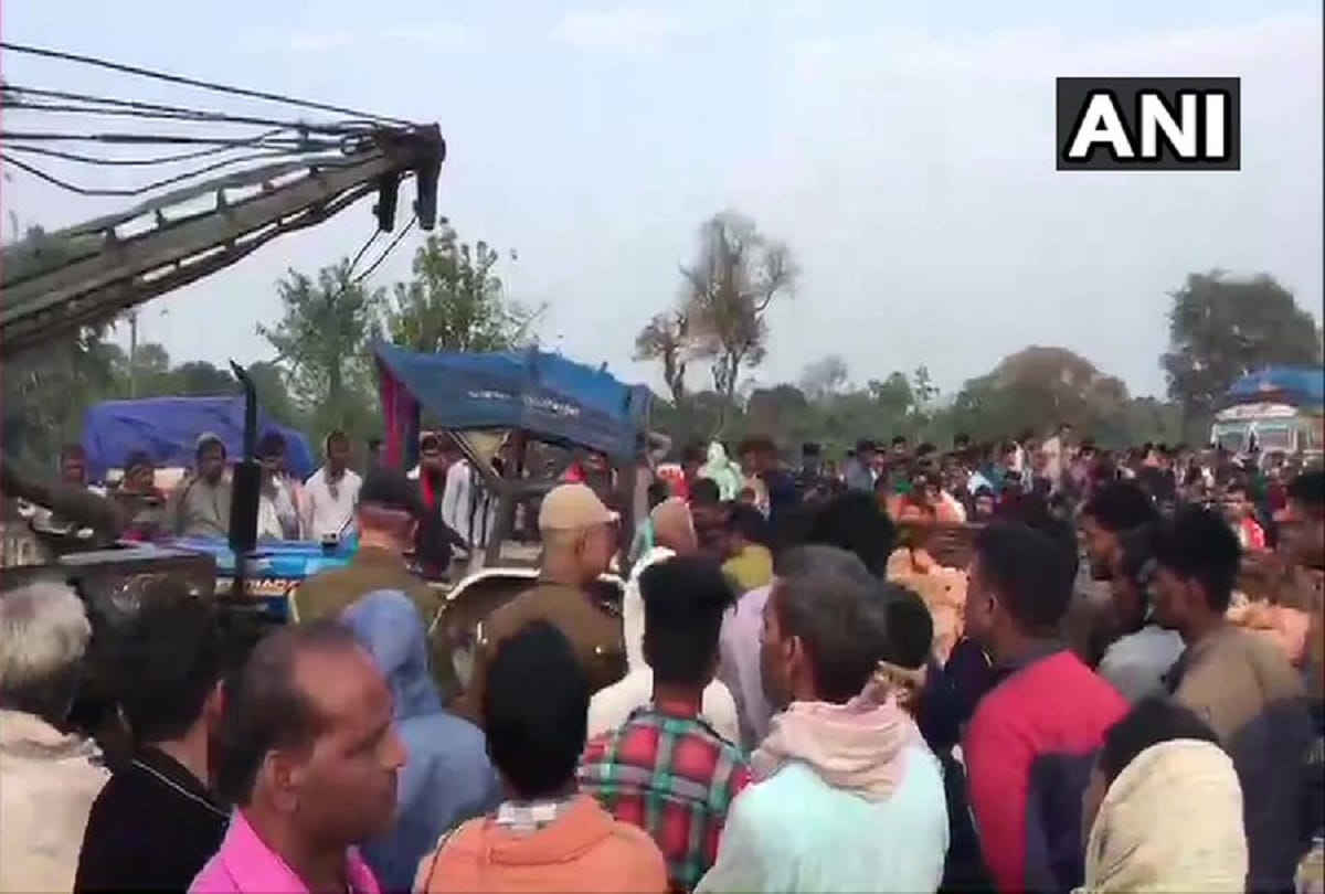 Road accident collision between Scorpio and tractor in Muzaffarpur, Bihar