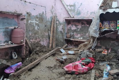 house roof collapsed in Amritsar due to heavy rainfall, Four members of a family died
