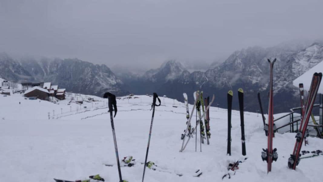 Auli: In March snow-covered peaks seems very beautiful