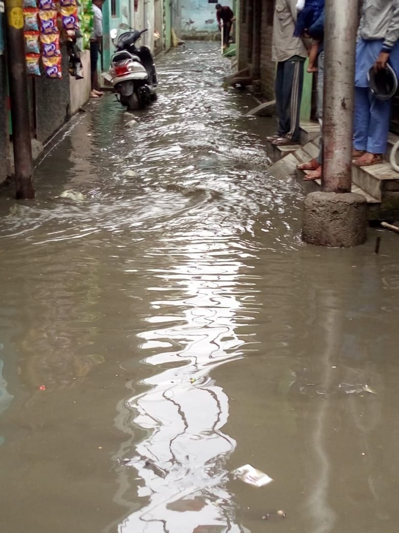 Drain chokes, rain water entered 200 houses