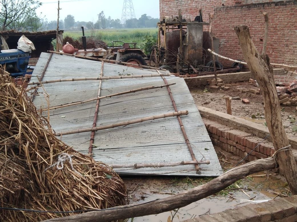 etawah news tinshed rain