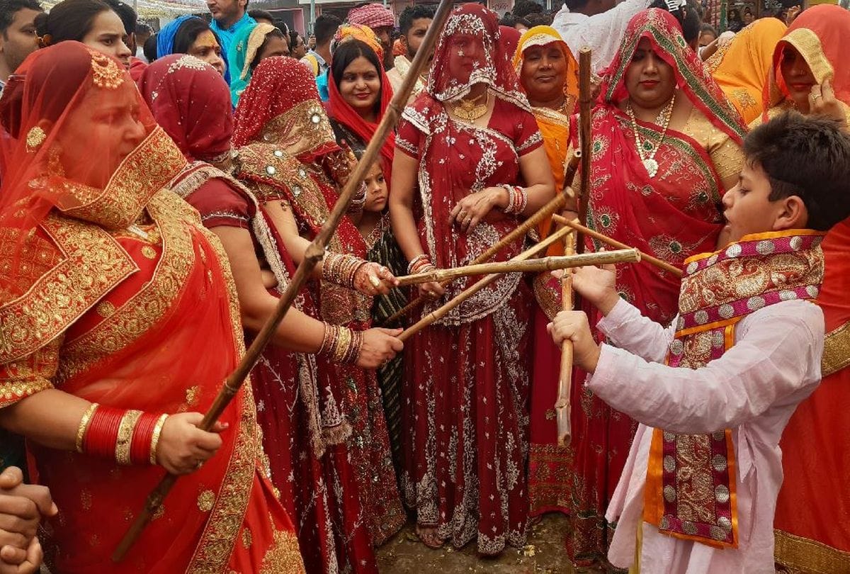 chhadimar holi celebrations in gokul holi 2020