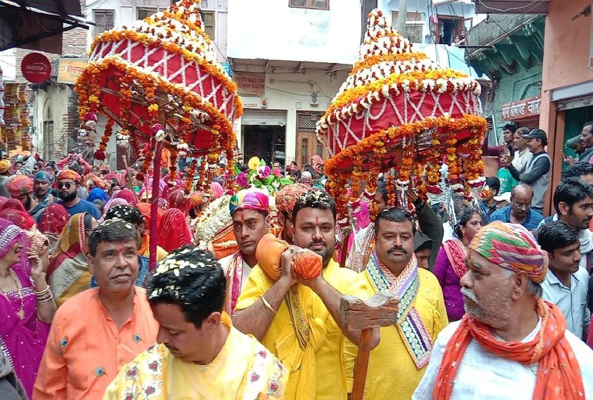 chhadimar holi celebrations in gokul holi 2020