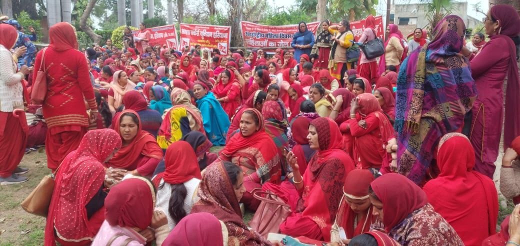 504 women arrested for salary hike