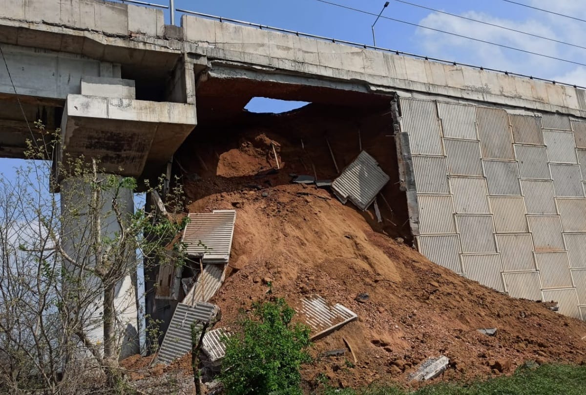 Gurugram pataudi flyover big part collapse only after 5 months of inauguration