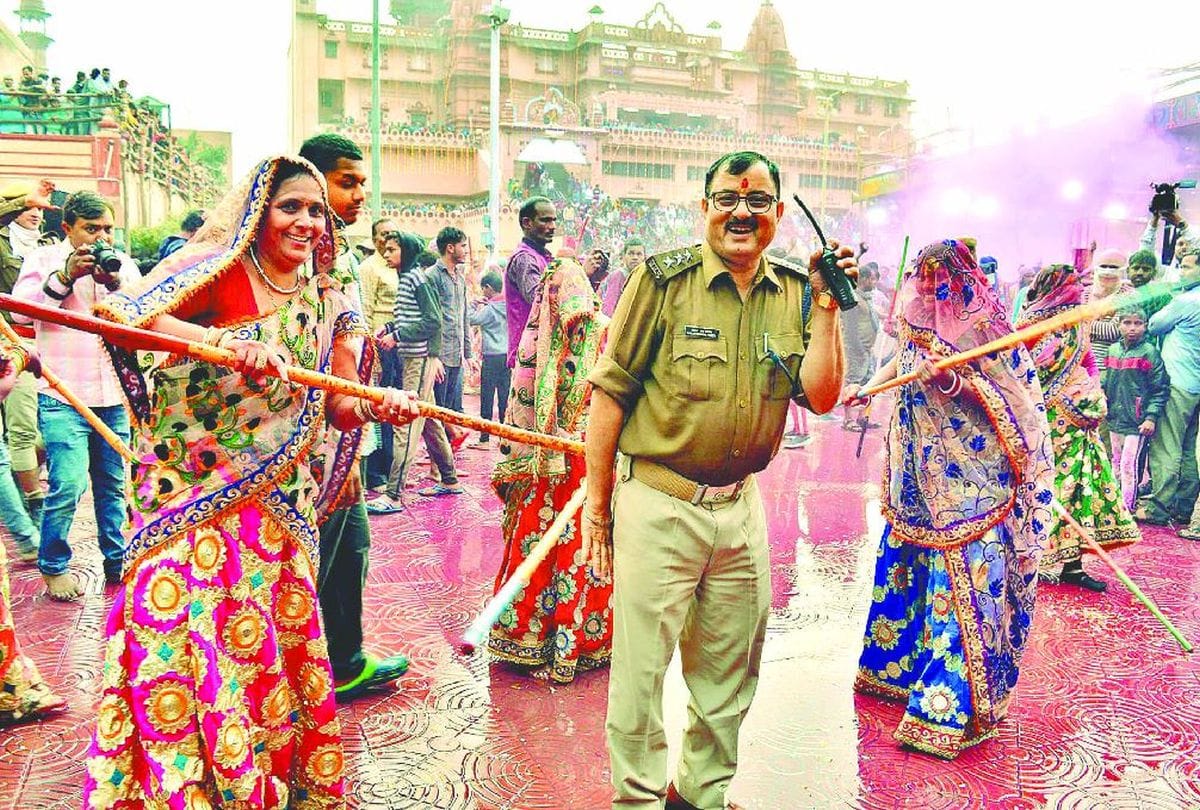 lathmar holi 2020 with up police in mathura
