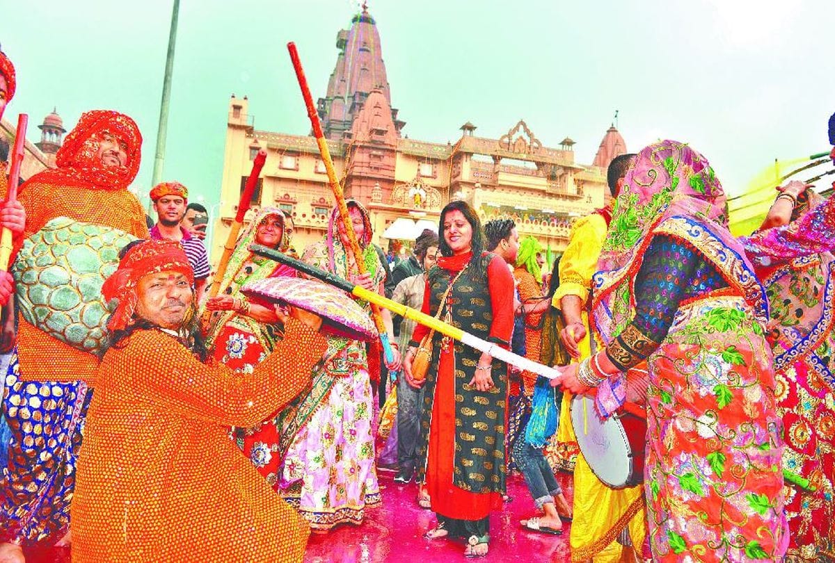 lathmar holi 2020 with up police in mathura