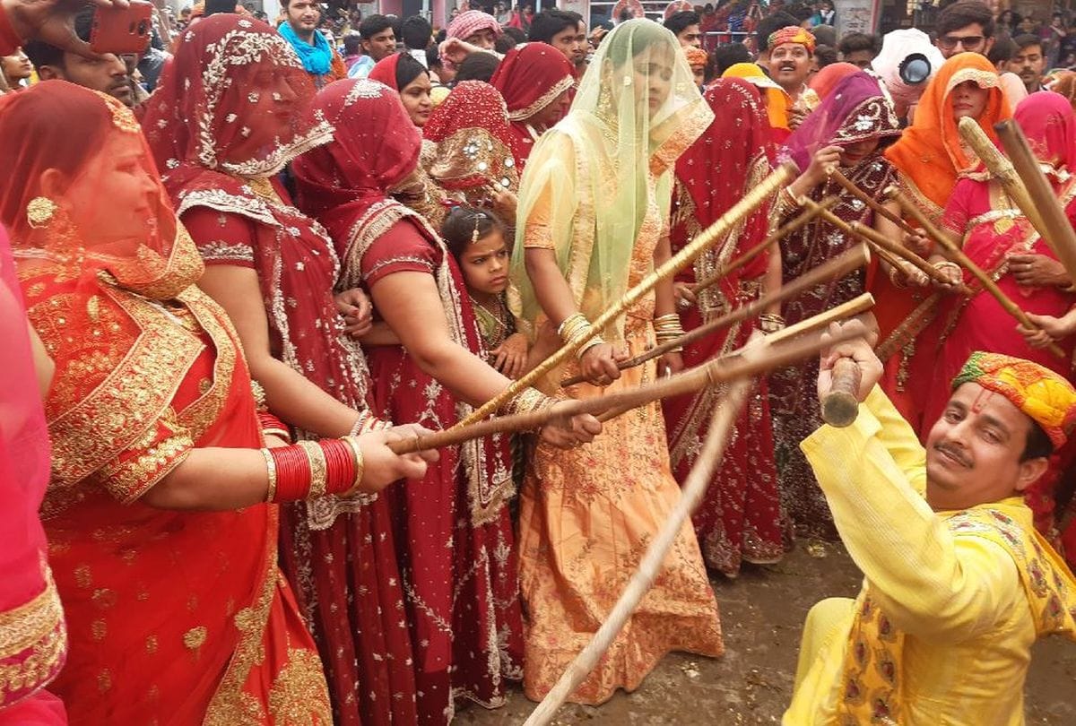 chhadimar holi celebrations in gokul holi 2020