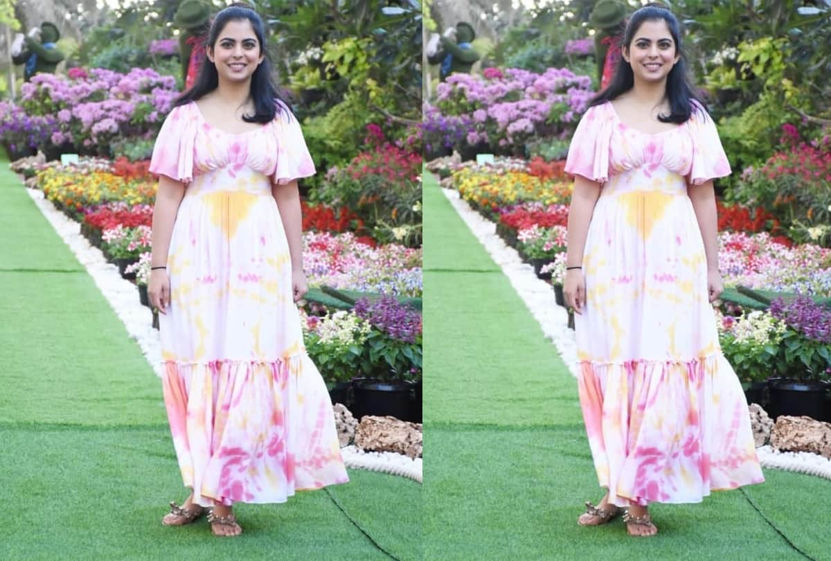 isha ambani traditional holi look in white anarkali hand printed suit