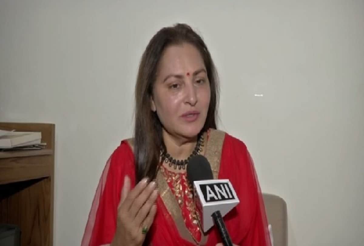 Jaya Prada get emotional after Samajwadi Party leader death