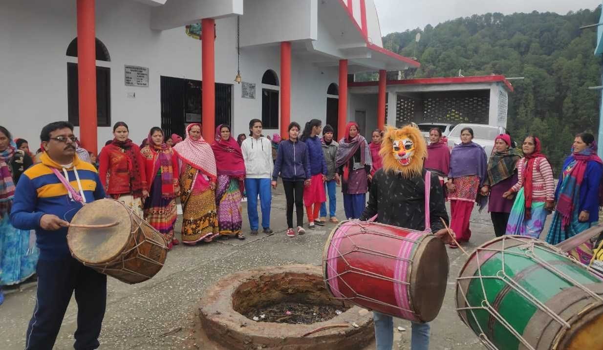 shiv kee jata gambheer va mein ganga samaayo...