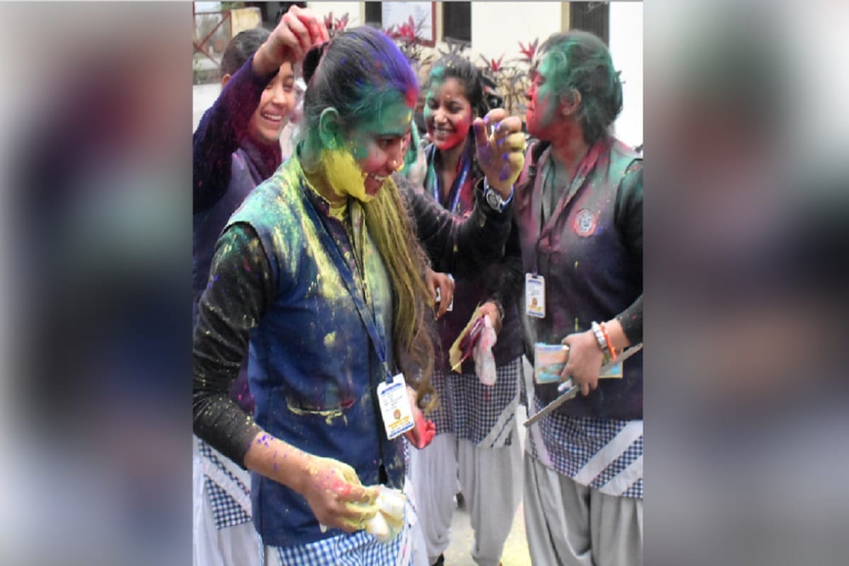 Holi celebrated in many school and college at Meerut city