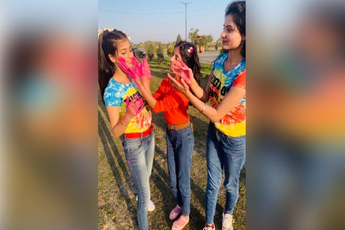 Holi celebrated in many school and college at Meerut city