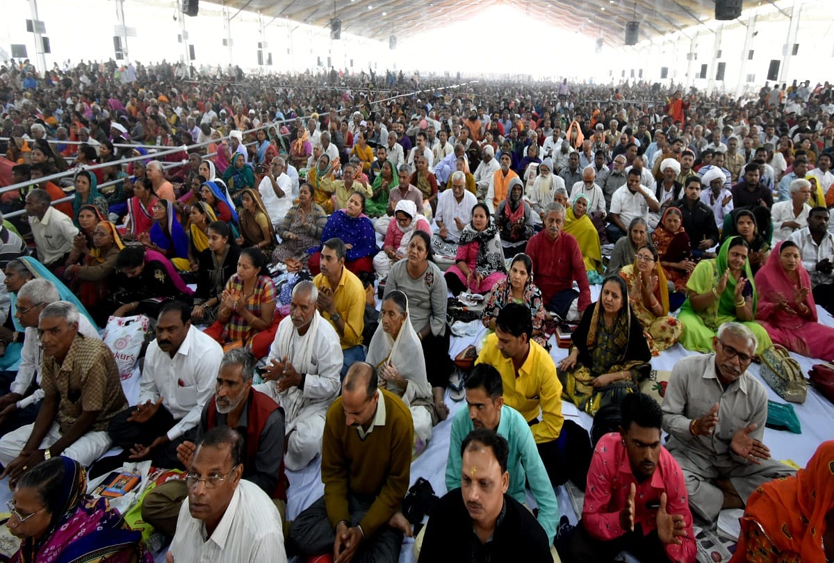 Morari Bapu said - Ramnama Mahamantra is the basic foundation of Akshayavat in the form of love