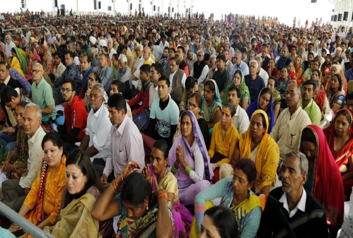 Morari Bapu said - Ramnama Mahamantra is the basic foundation of Akshayavat in the form of love