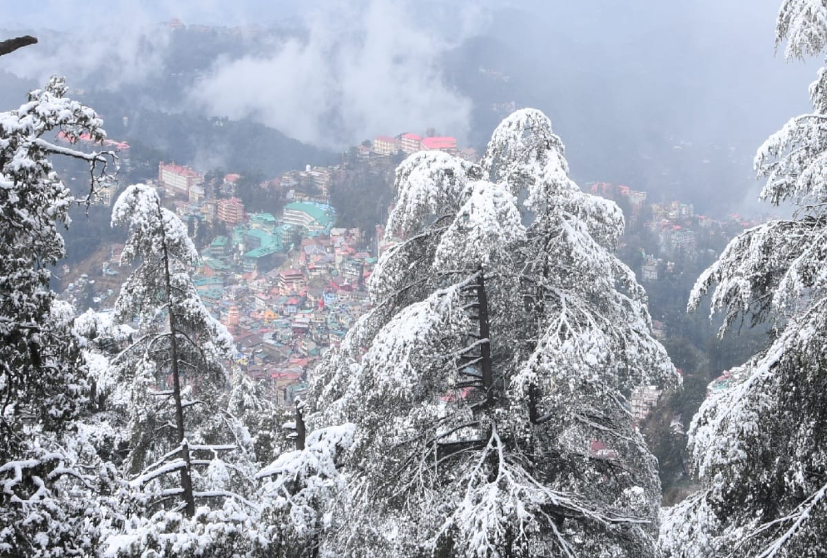 fresh snowfall and rainfall in himachal dozen roads including two highways closed