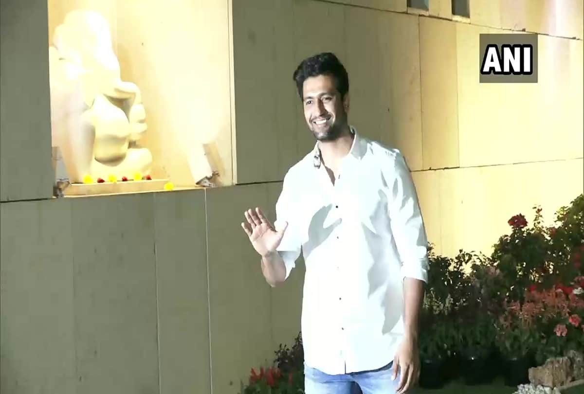 Vicky Kaushal shared video he cleaning his ceiling fan during lockdown
