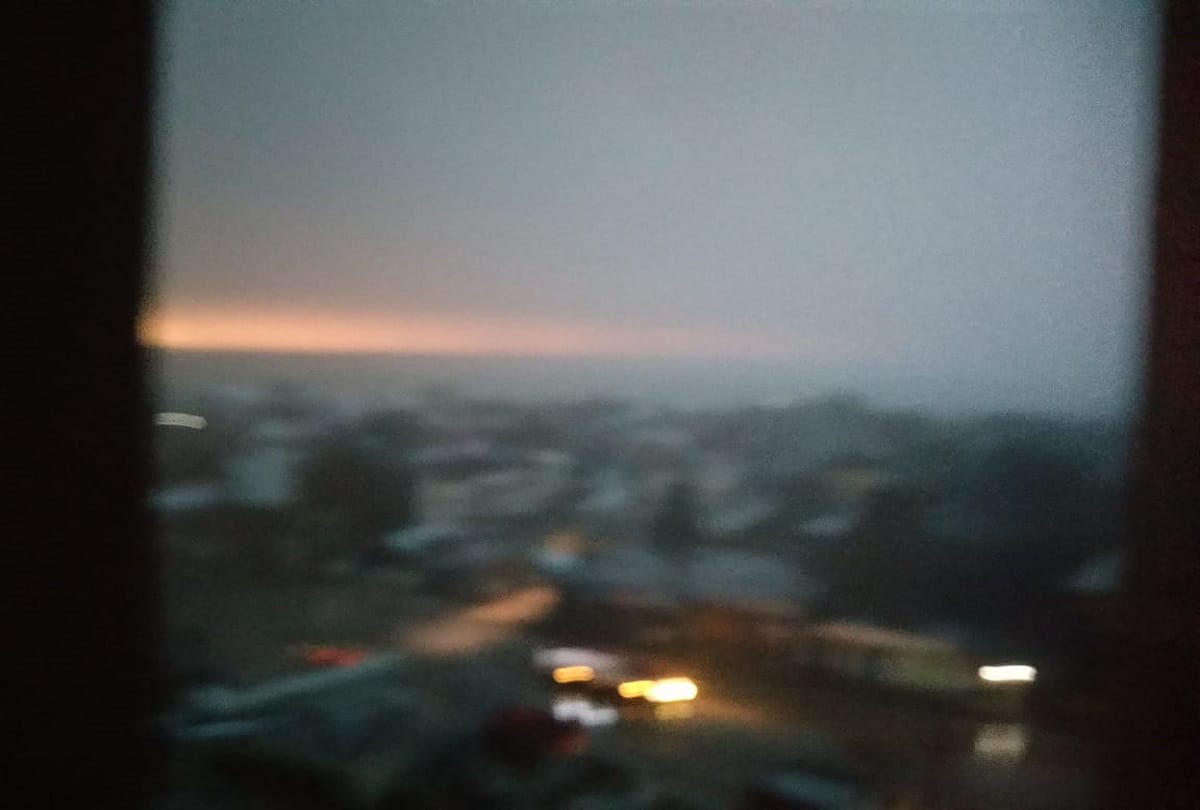 Heavy rain start with cold wave wind in gorakhpur