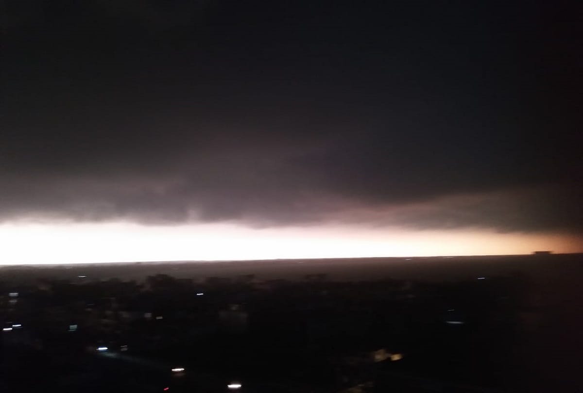 Heavy rain start with cold wave wind in gorakhpur