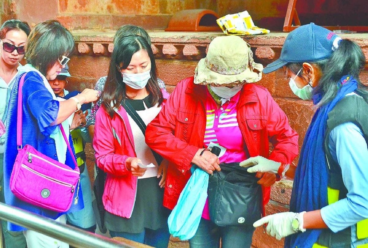 women tourists free entry in monuments on international women's day 2020